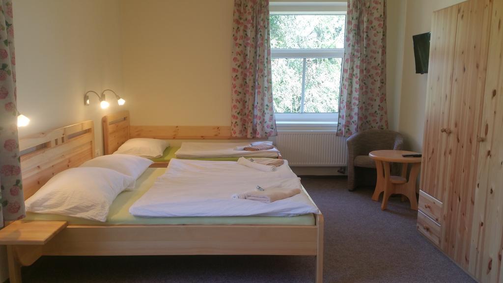 Pension U Koupaliste Tisá Екстериор снимка